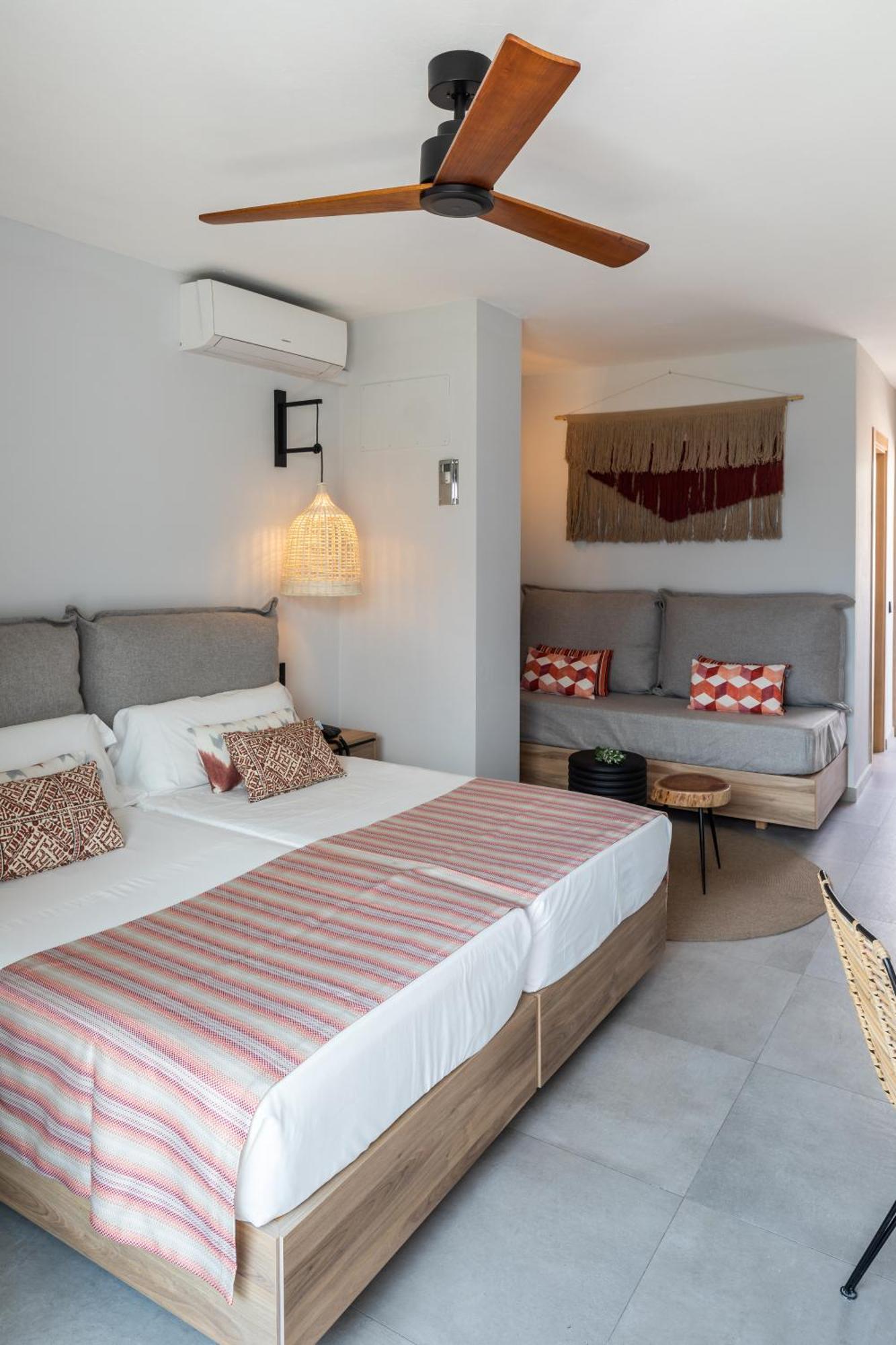 Aparthotel Casita Blanca - Adults Only Сан-Антоніо Екстер'єр фото