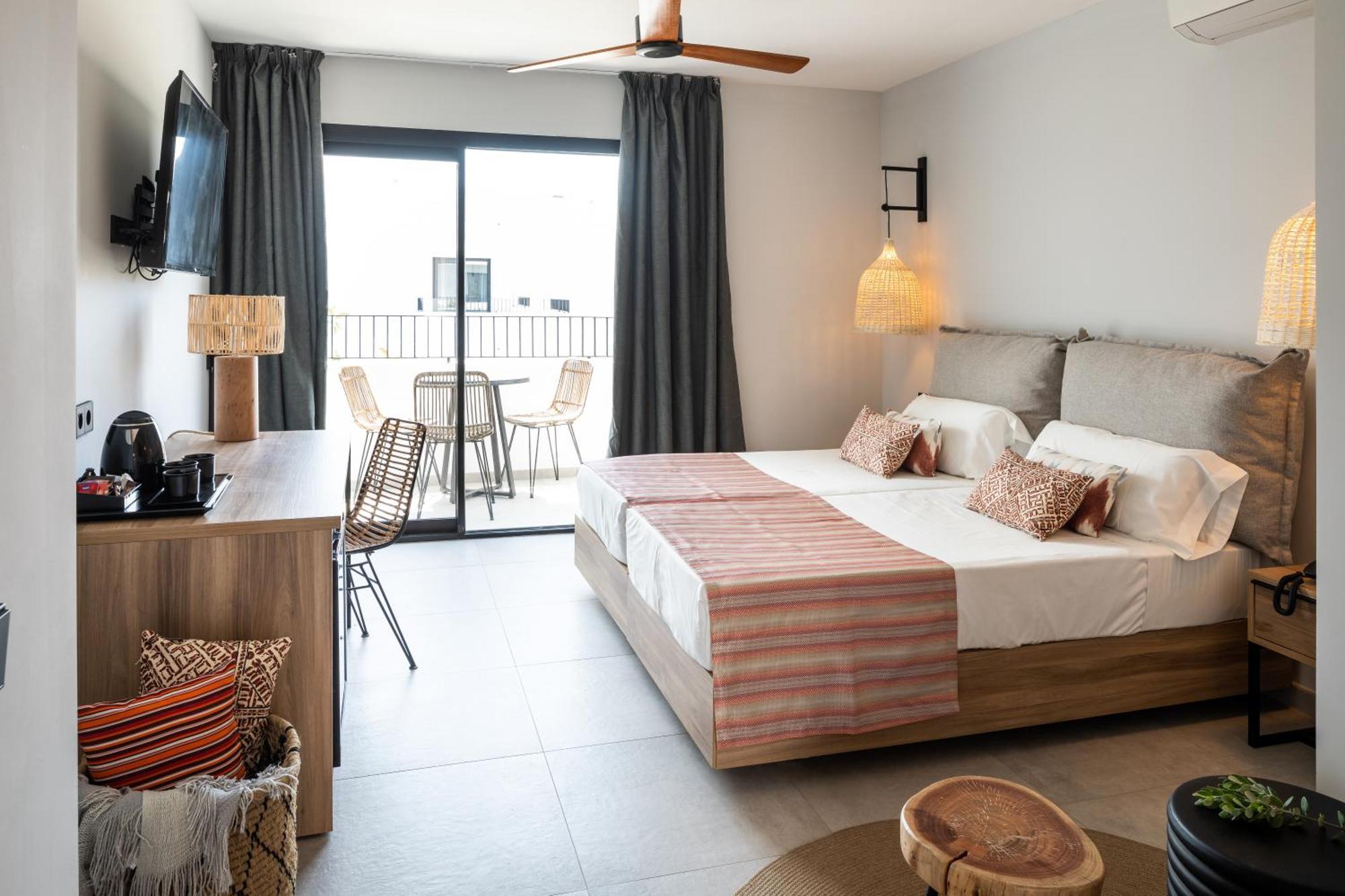 Aparthotel Casita Blanca - Adults Only Сан-Антоніо Екстер'єр фото