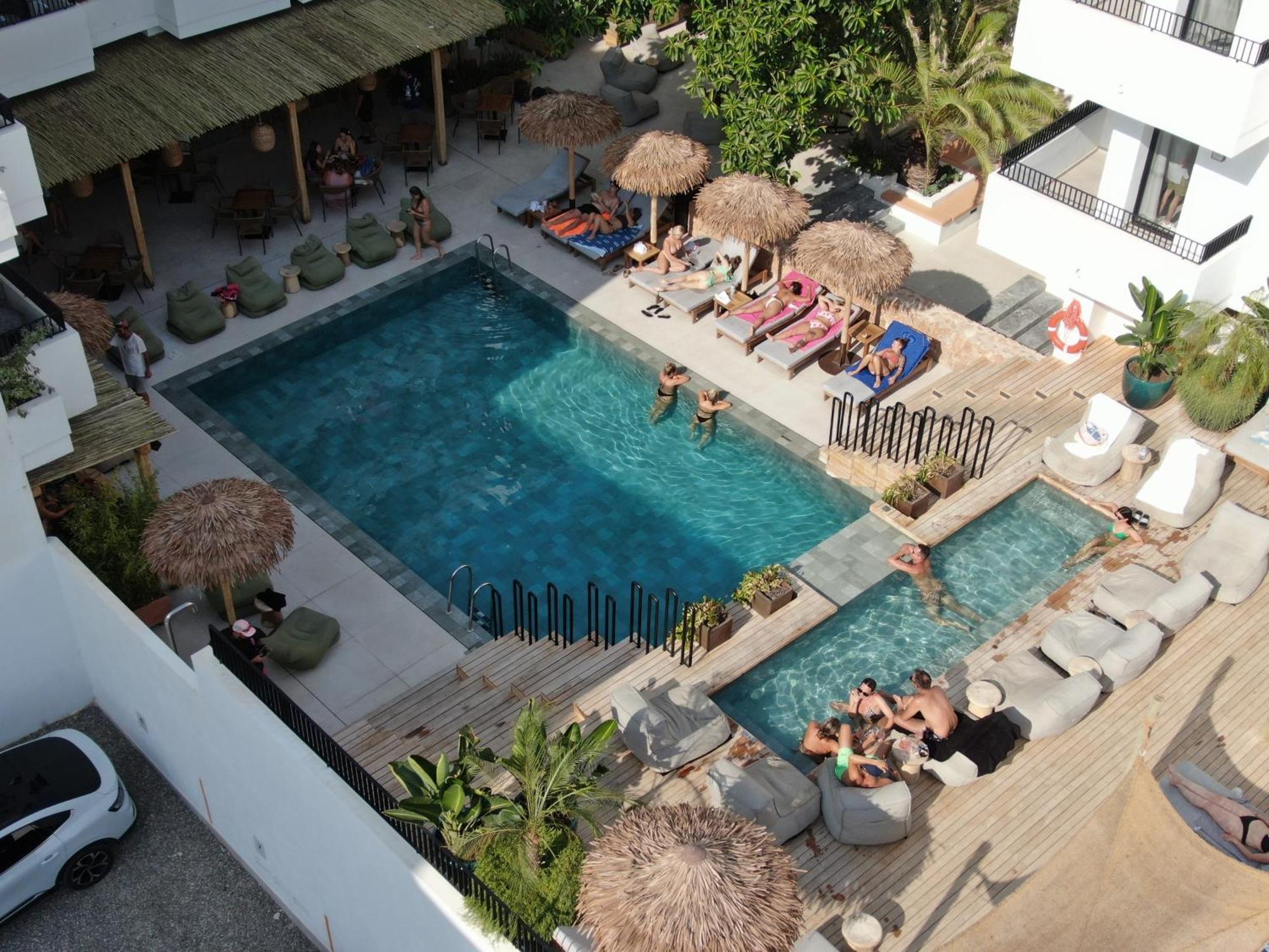 Aparthotel Casita Blanca - Adults Only Сан-Антоніо Екстер'єр фото